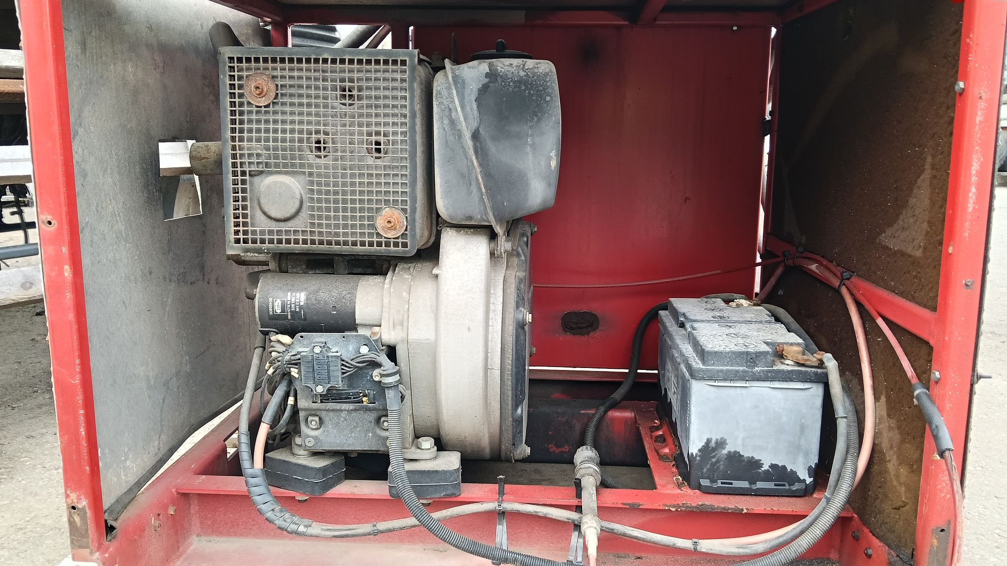 Image 3/8