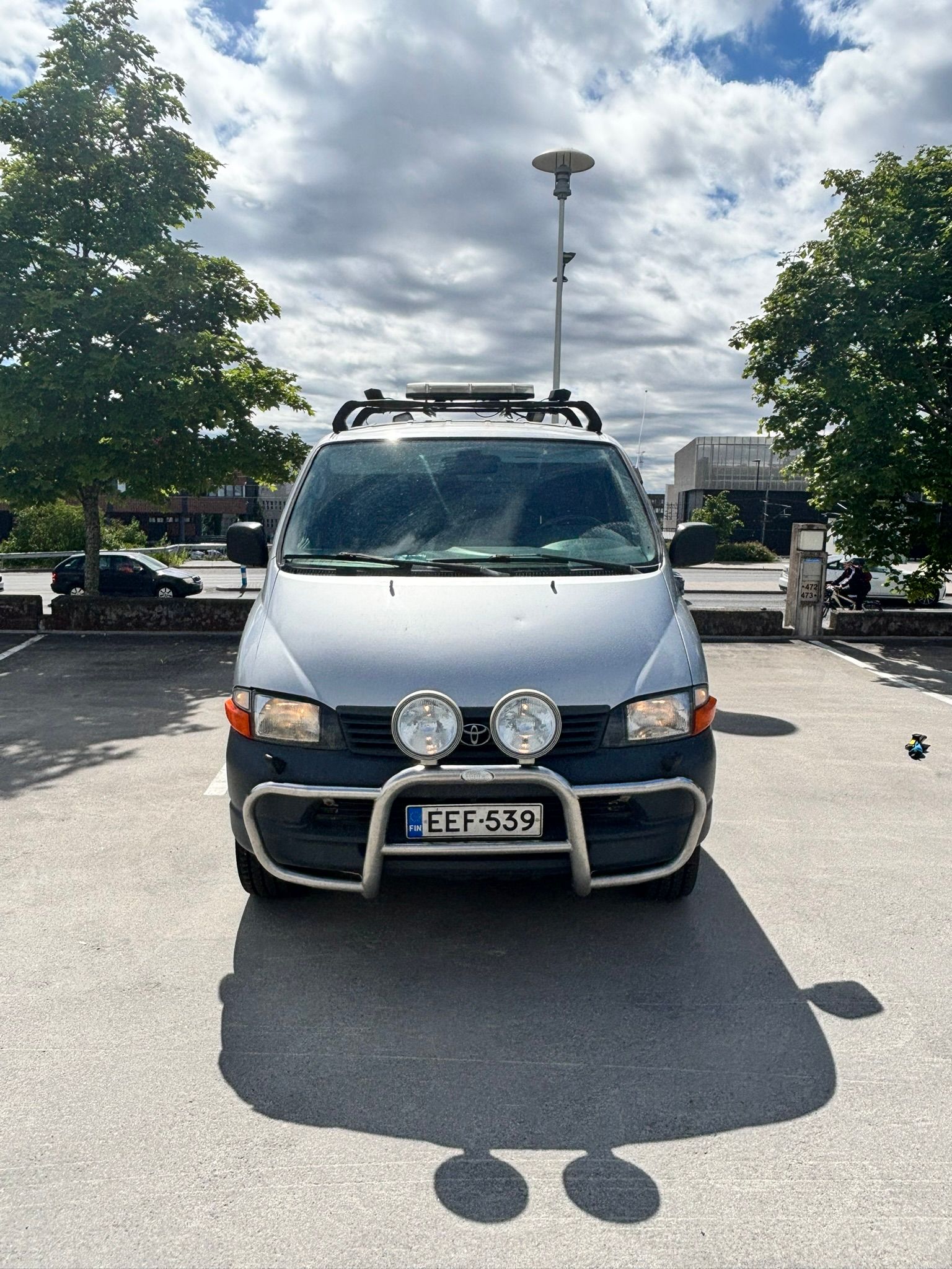 Image 1/8