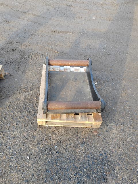 Image 8/10