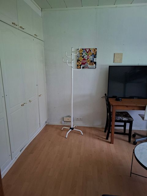 Image 12/33