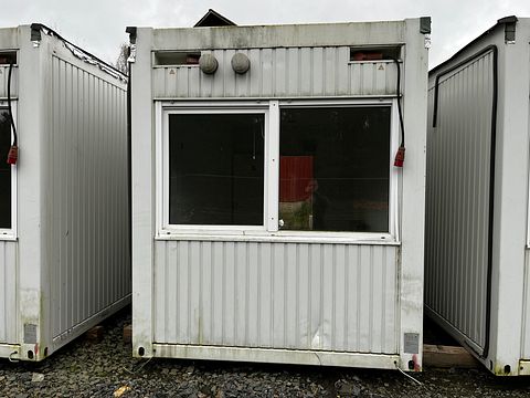 Image 2/9
