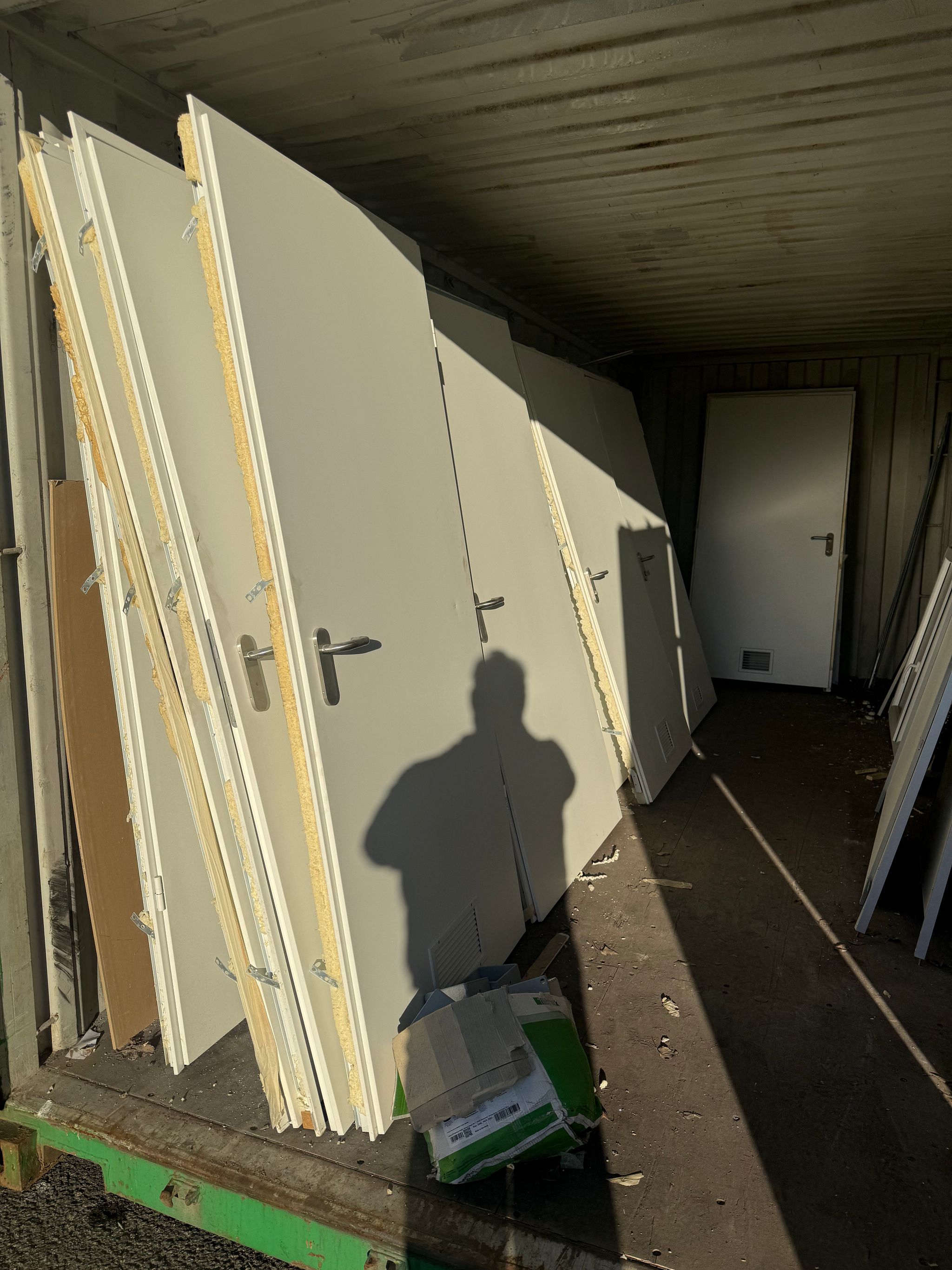 Image 3/4