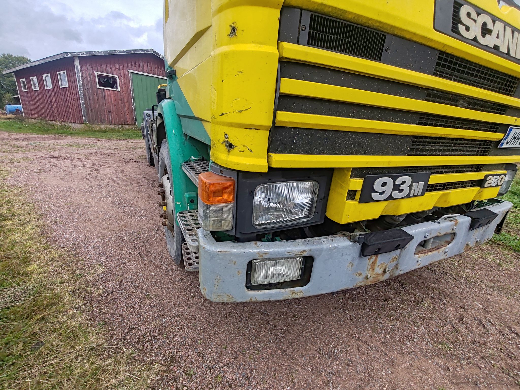 Image 3/42