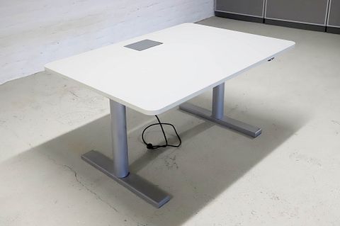 Image 2/8