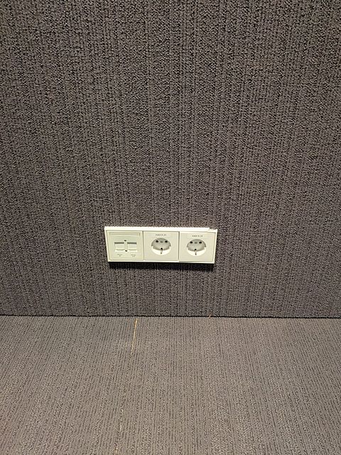 Image 8/9
