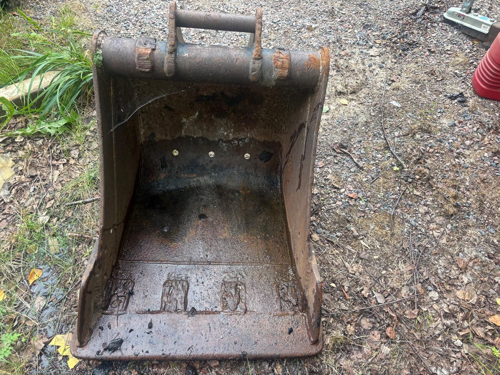 Image 1/8