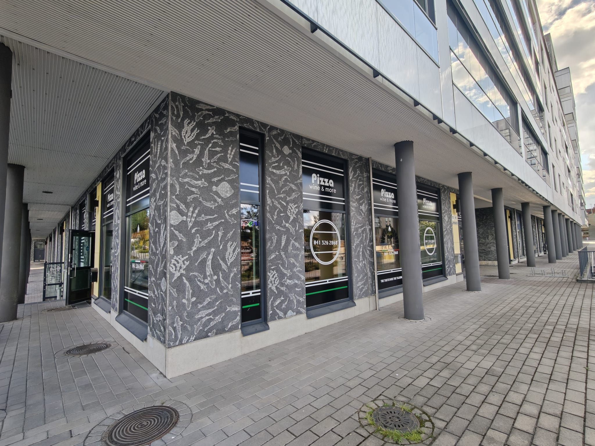 Image 23/25