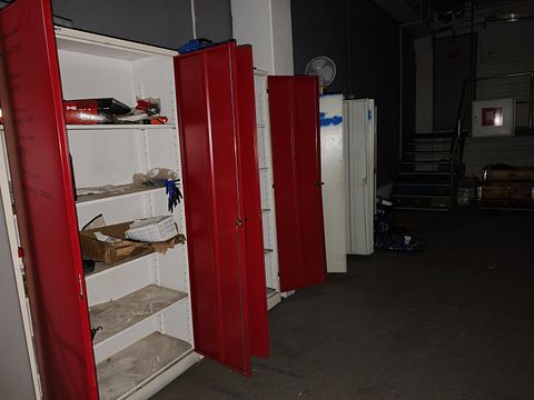 Image 8/11