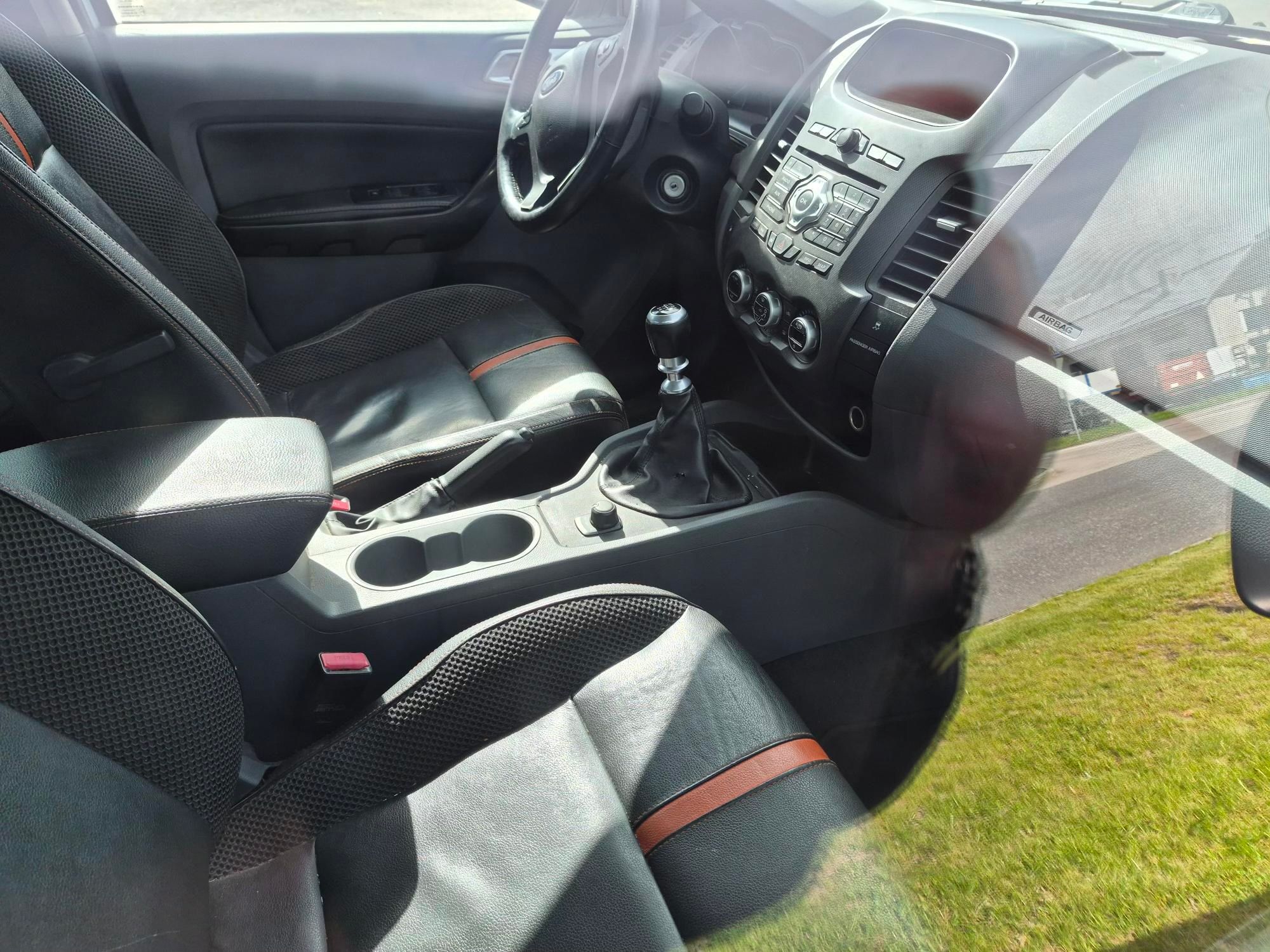 Image 3/8