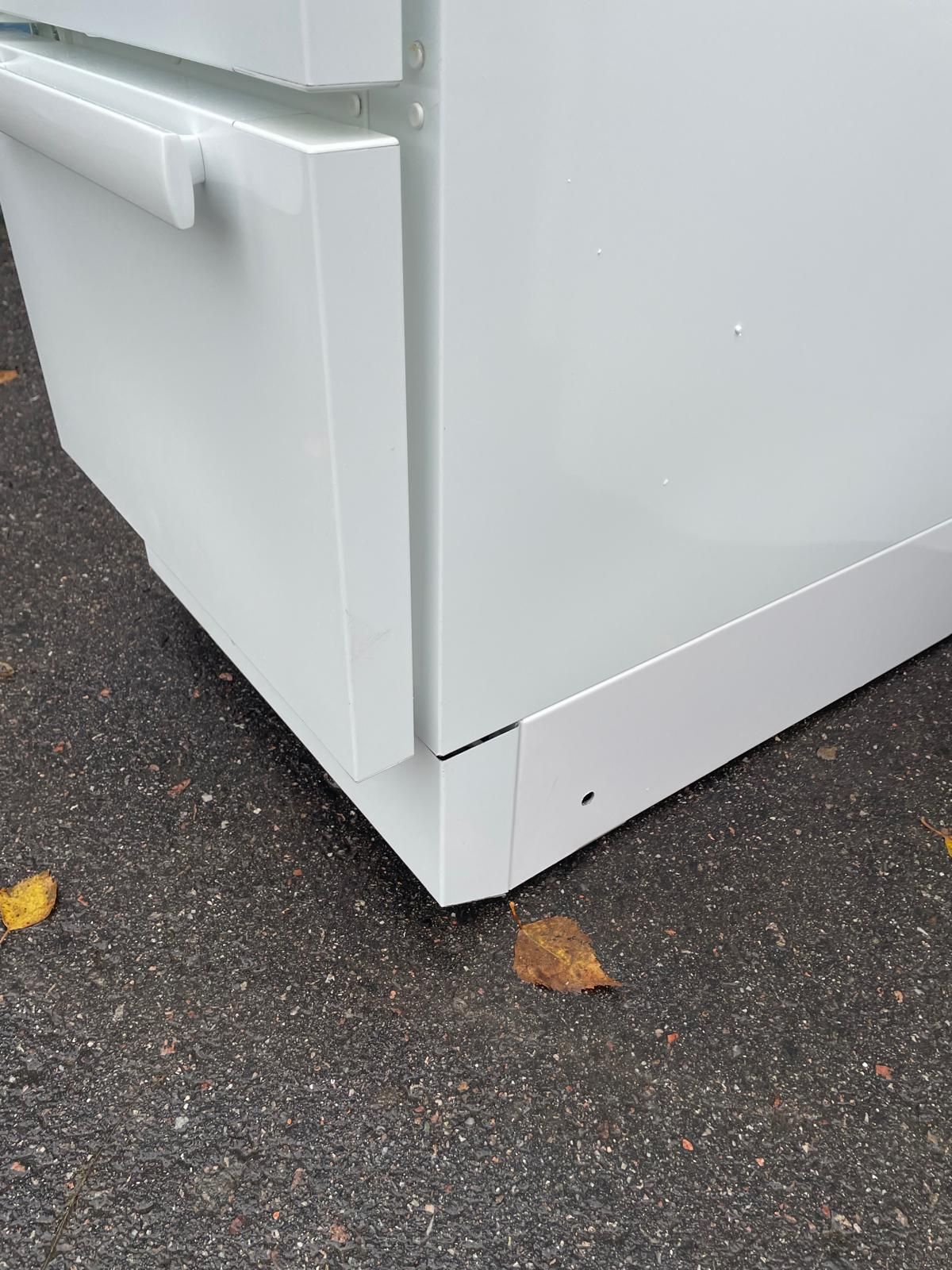 Image 8/9