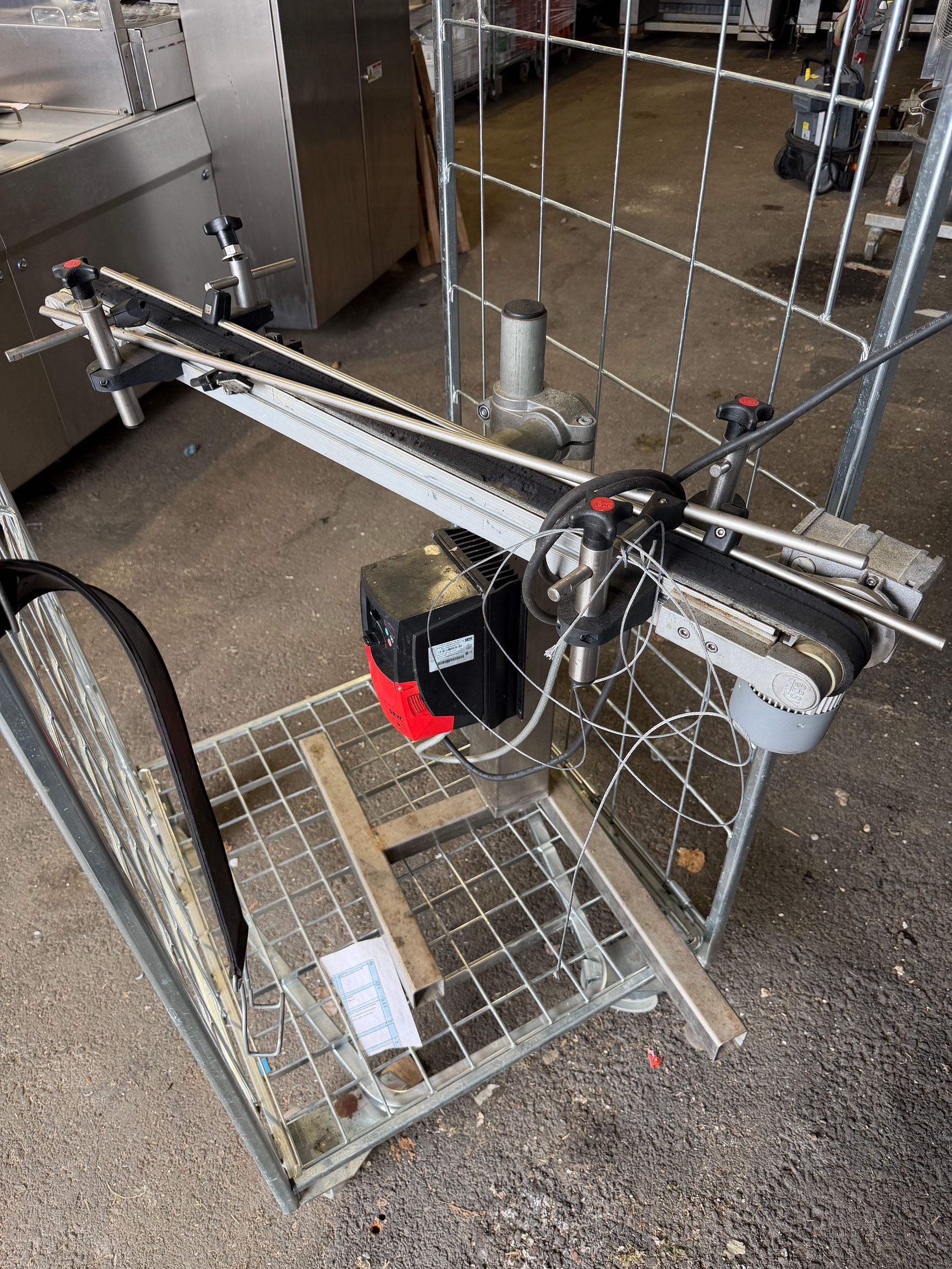 Image 1/9
