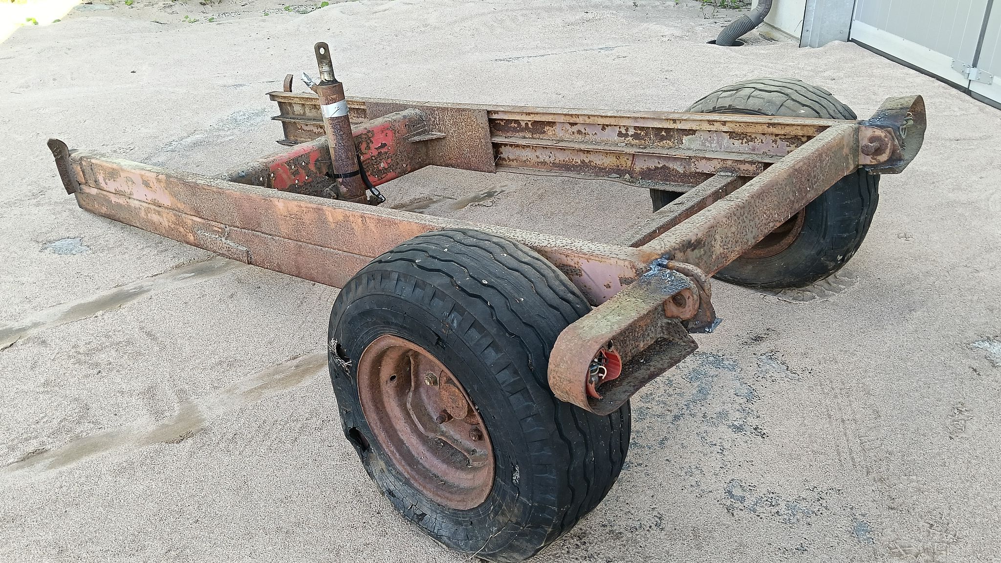Image 5/6