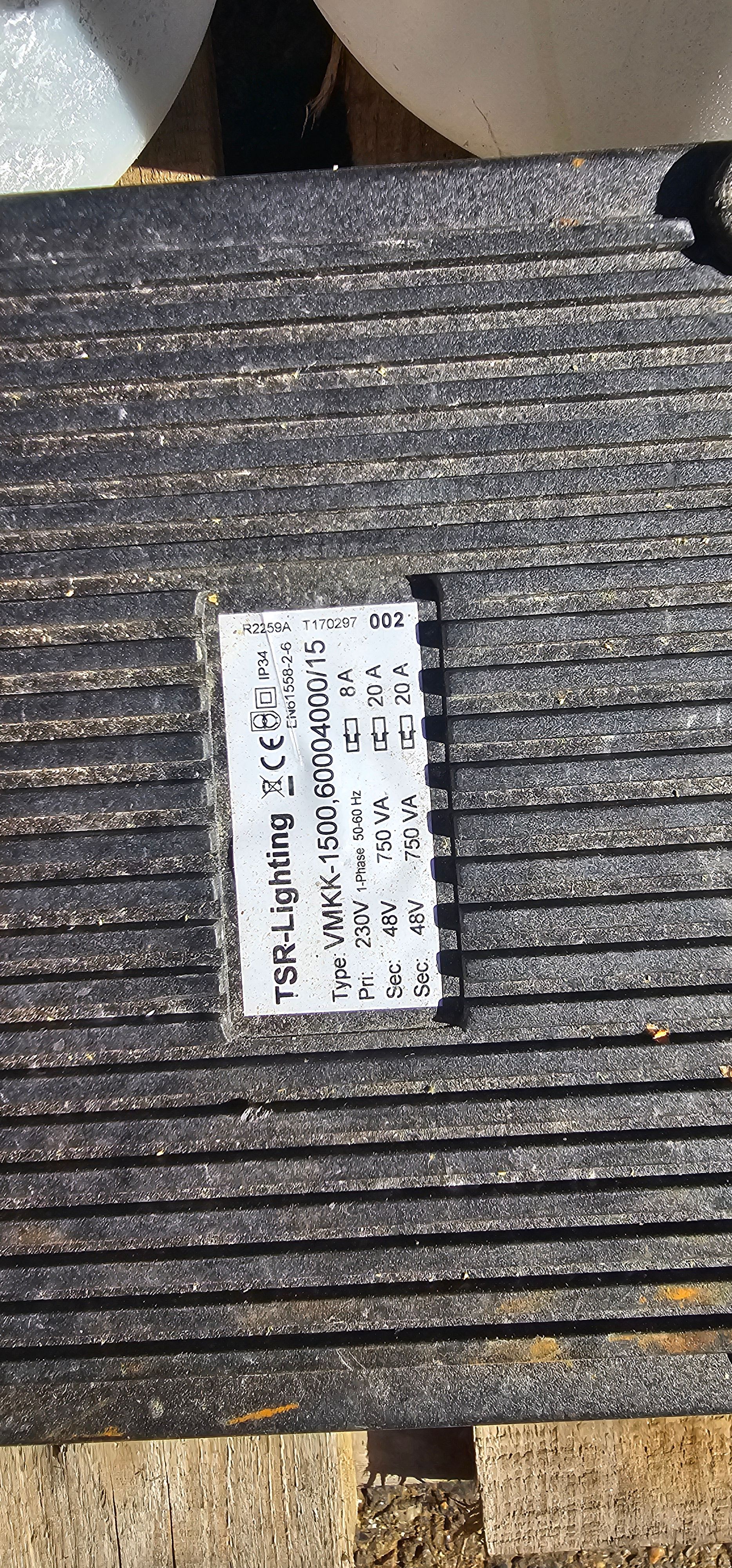 Image 4/5