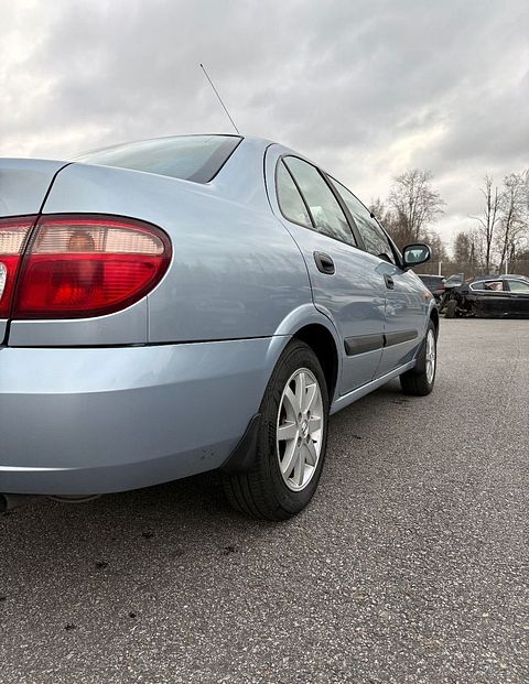 Image 8/20
