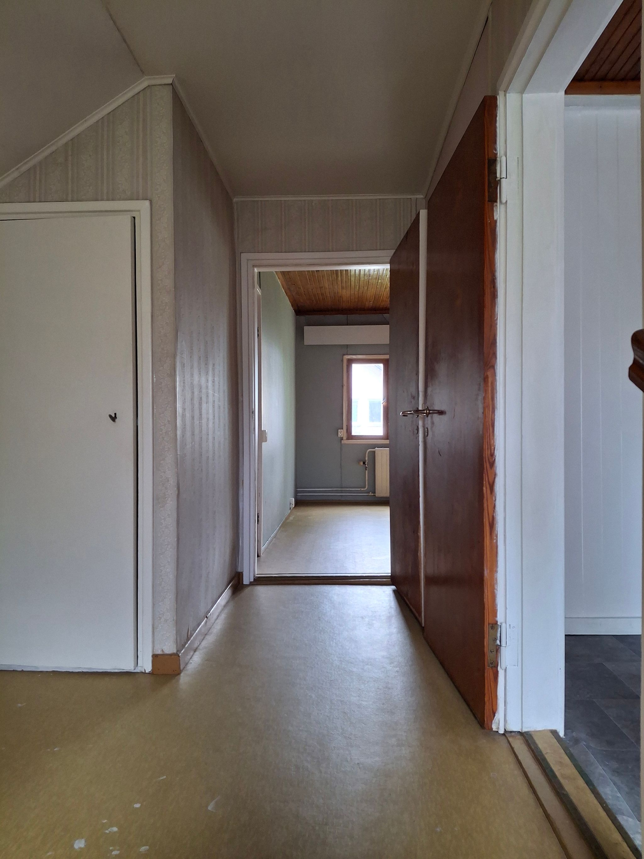 Image 44/70