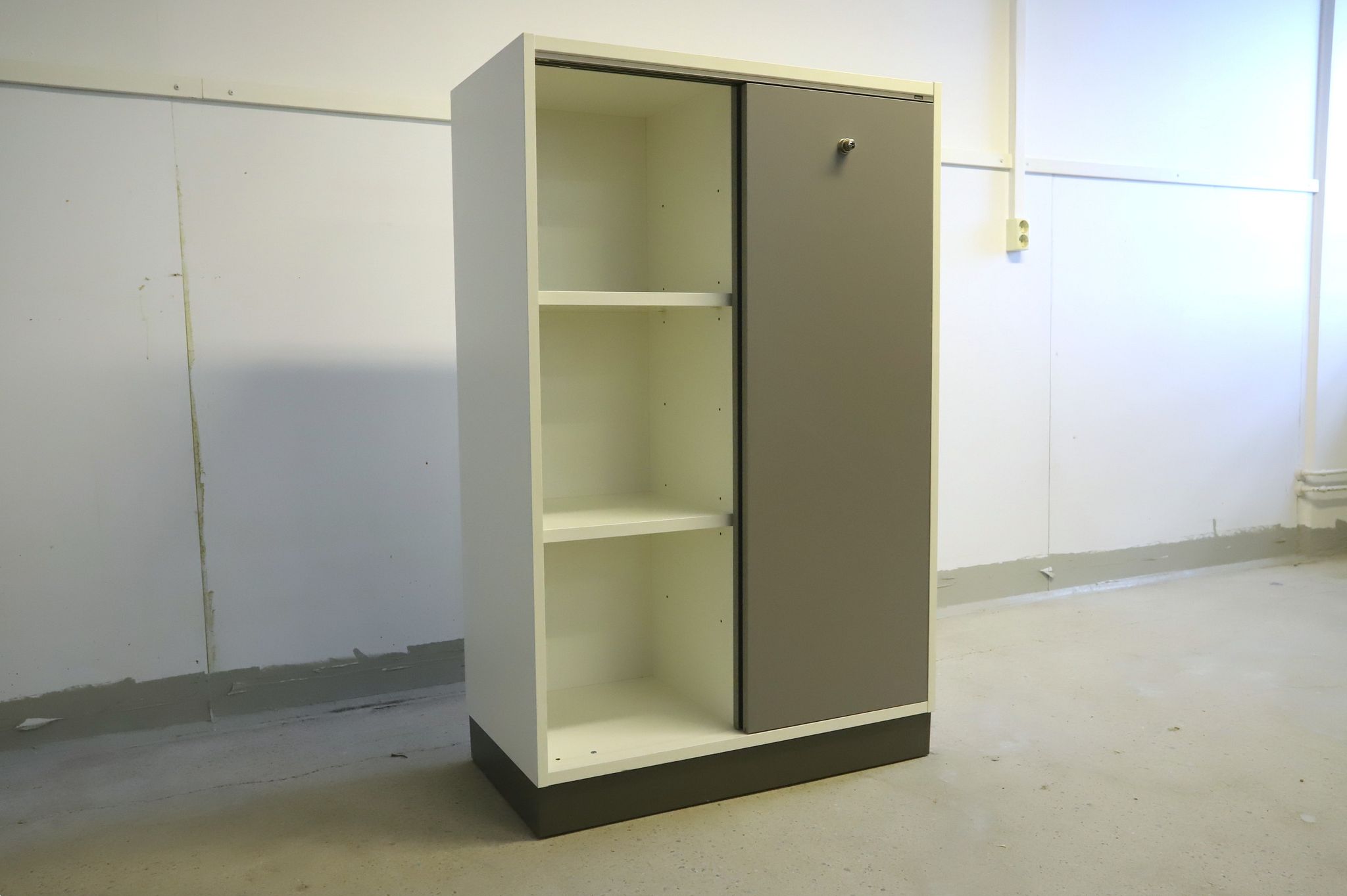 Image 6/10