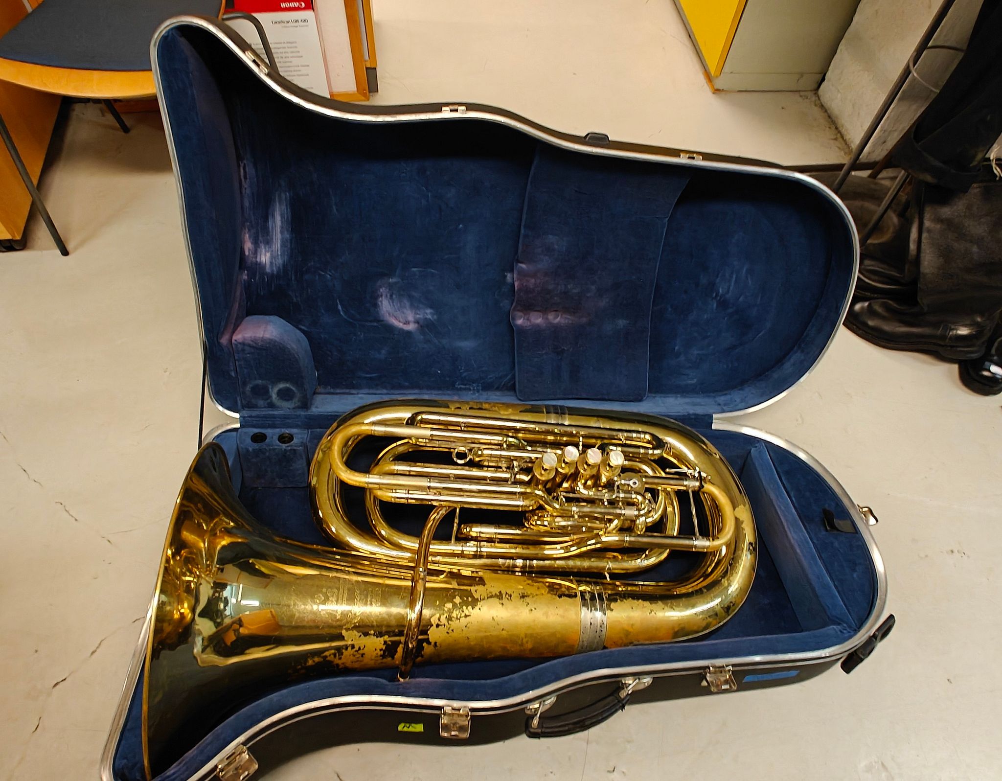 Image 2/20