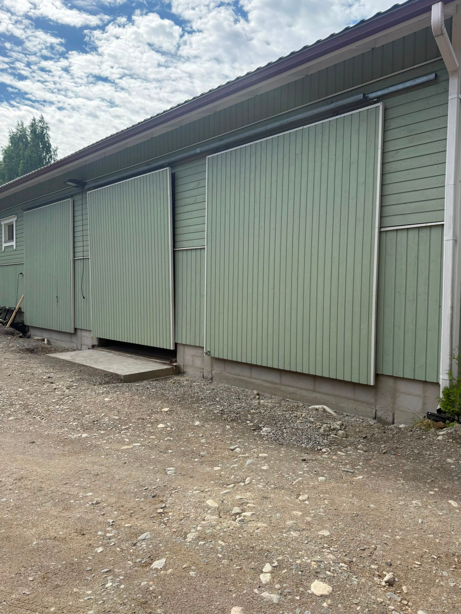 Image 1/8