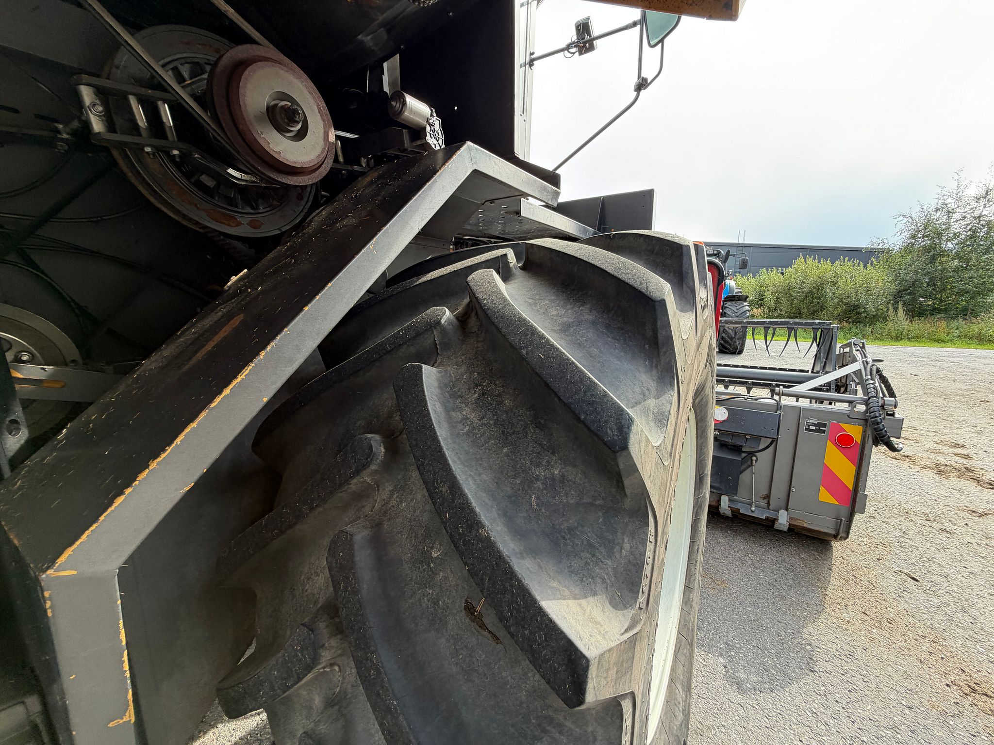 Image 9/46