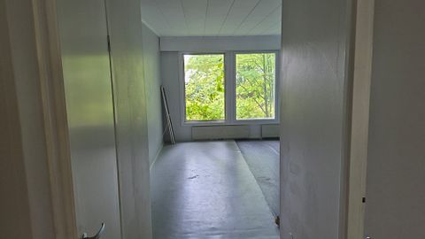 Image 3/9