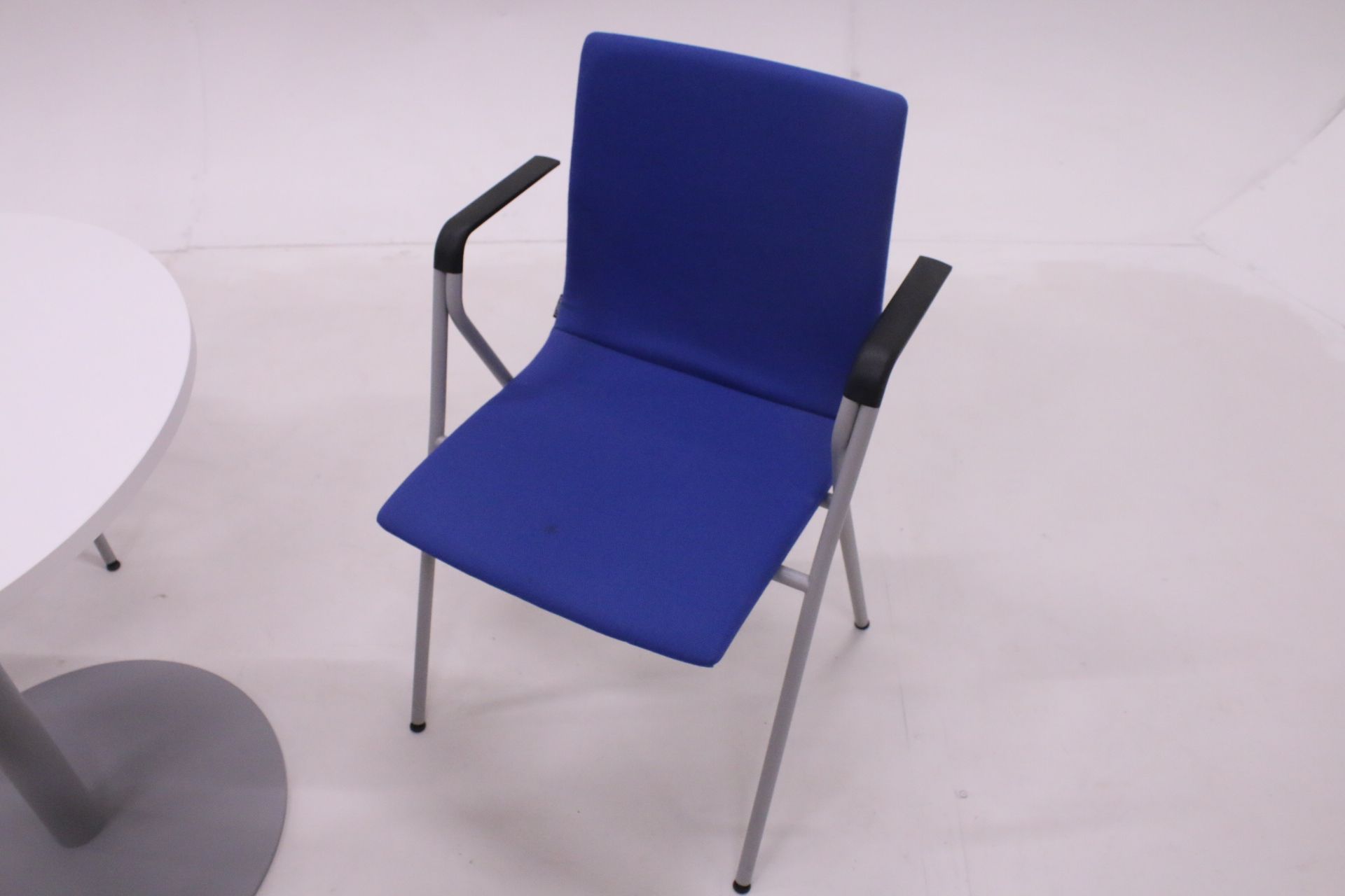 Image 3/12