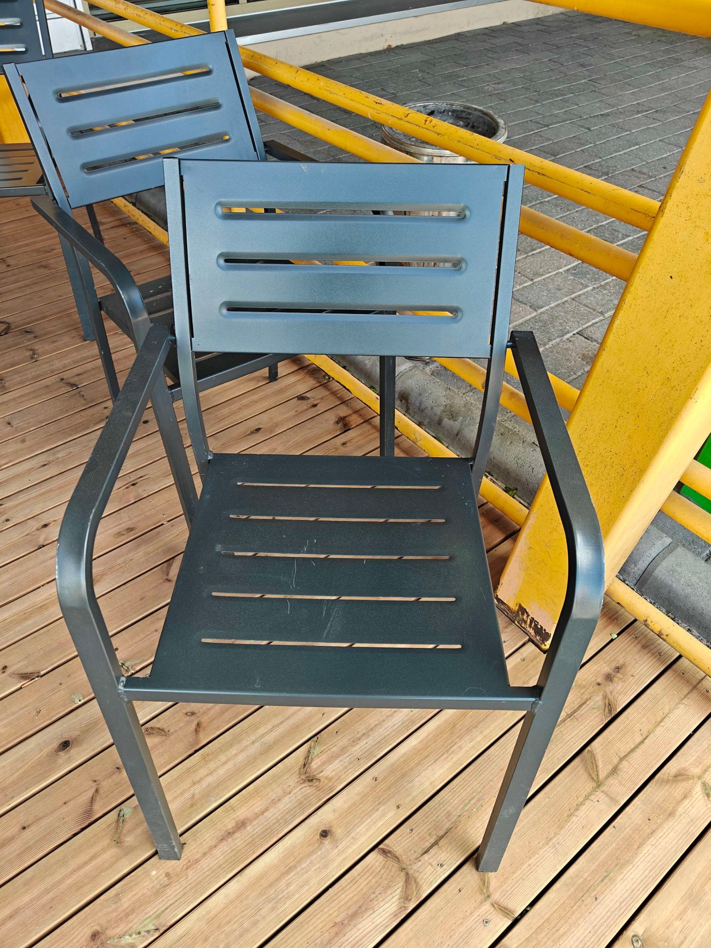 Image 4/4