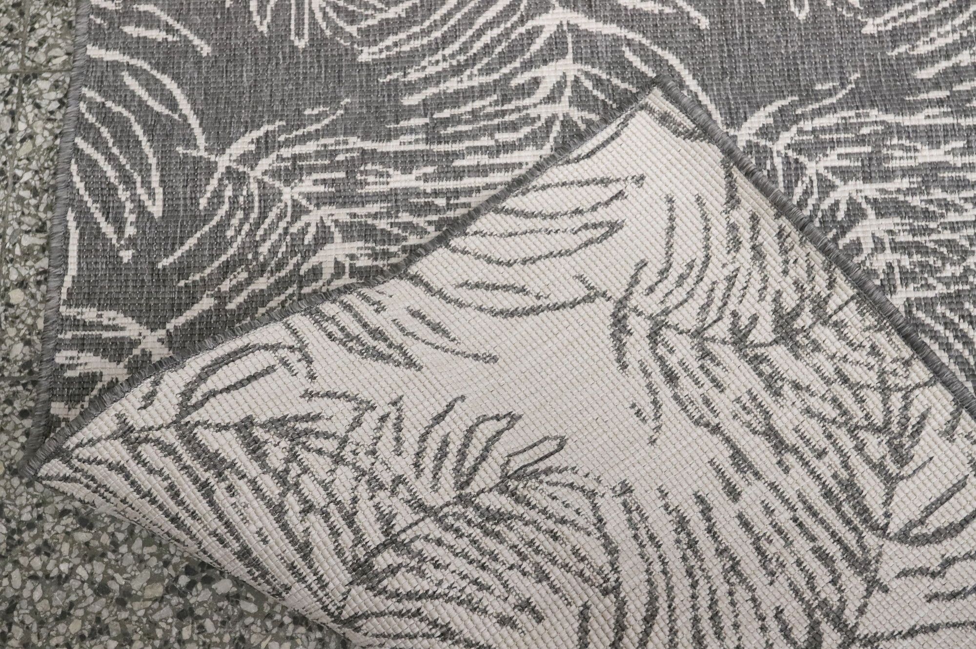 Image 2/7