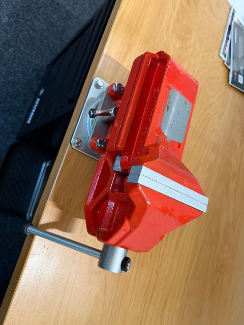 Image 3/25