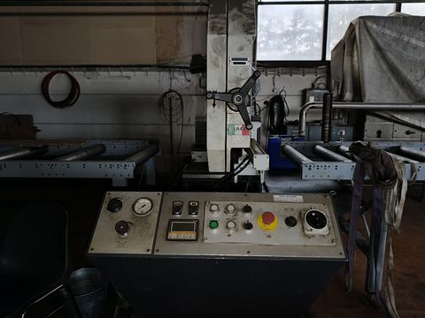 Image 2/4