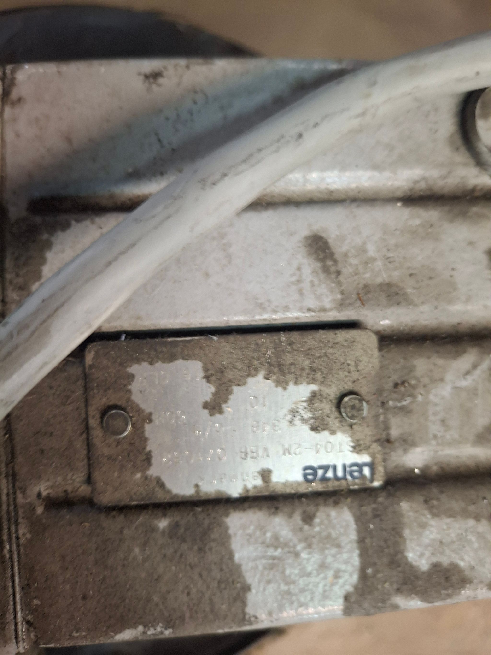 Image 3/28