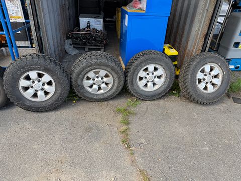 Image 1/8