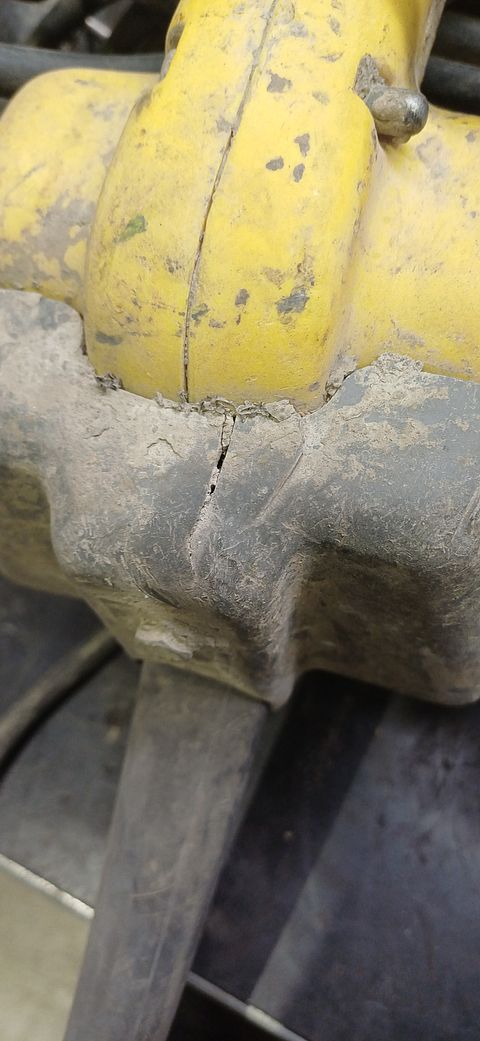 Image 4/5