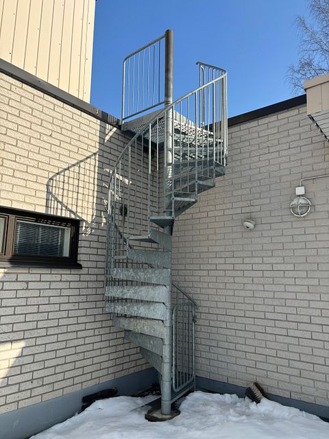 Image 1/4