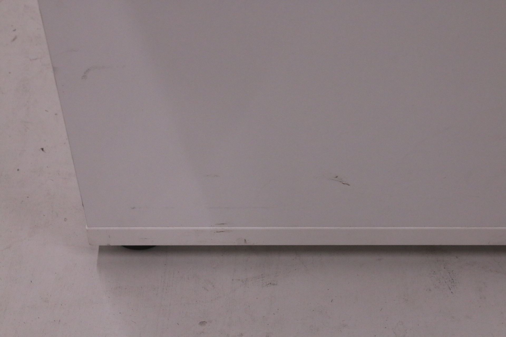 Image 8/10