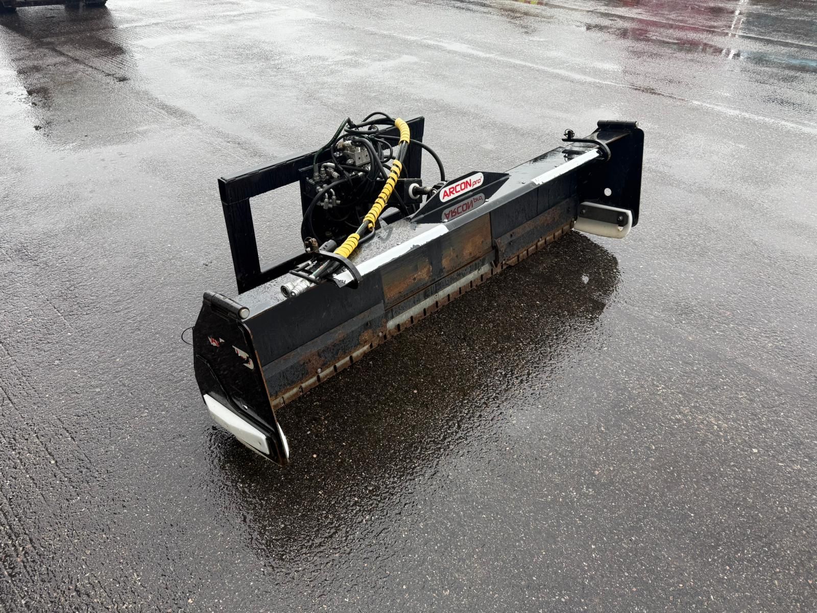 Image 3/4