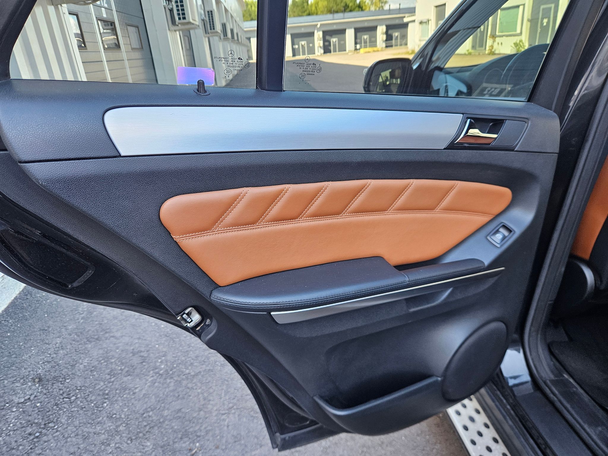 Image 25/45