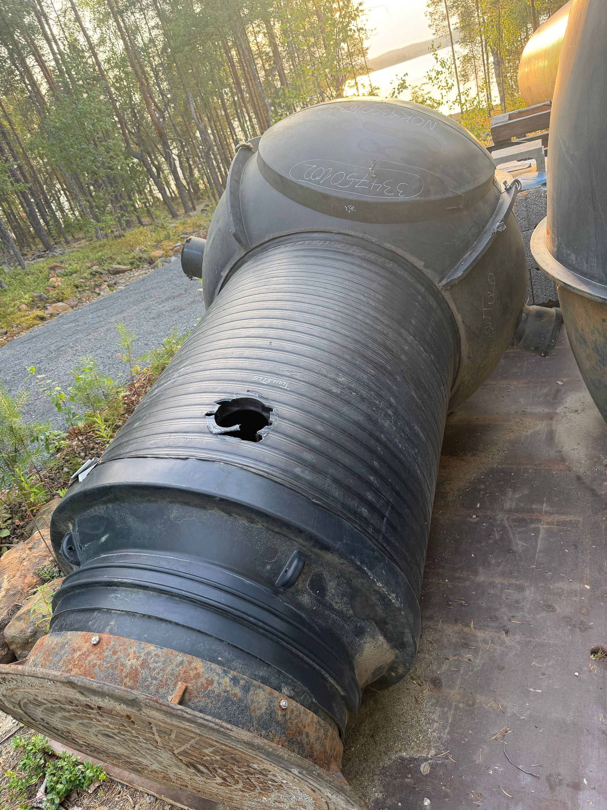 Image 1/4