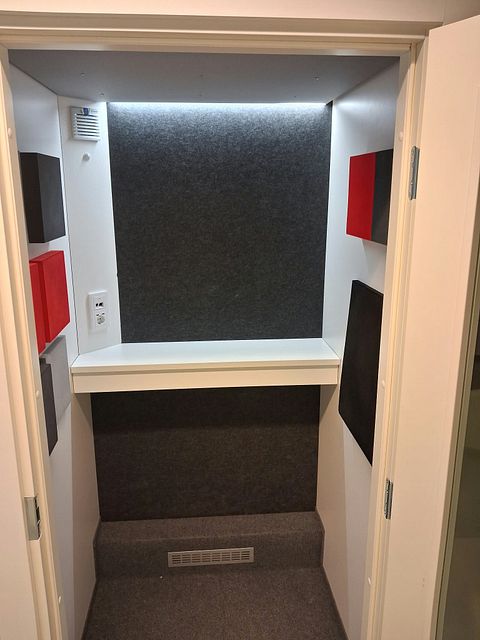 Image 3/8