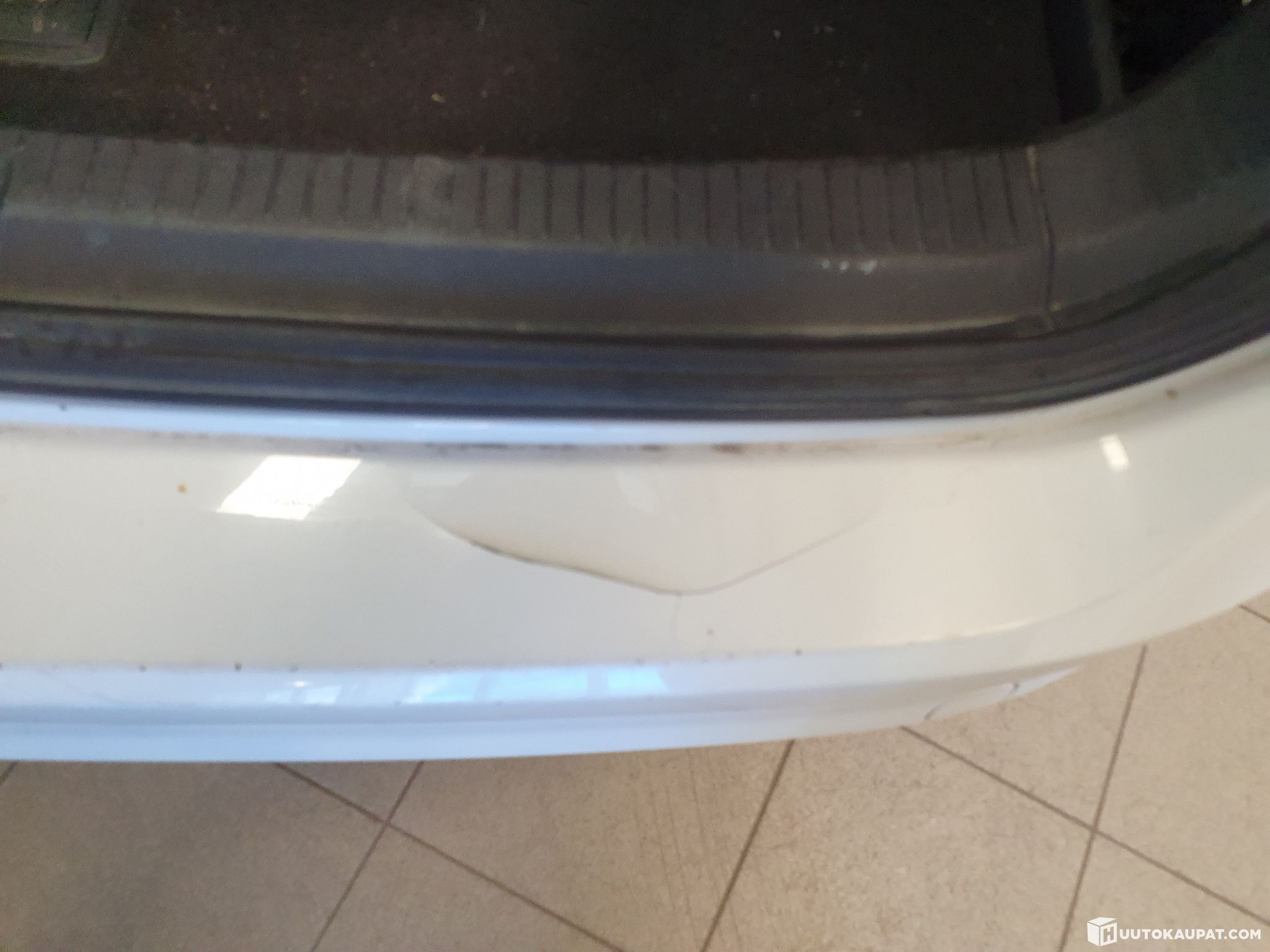 Vehicle image 32