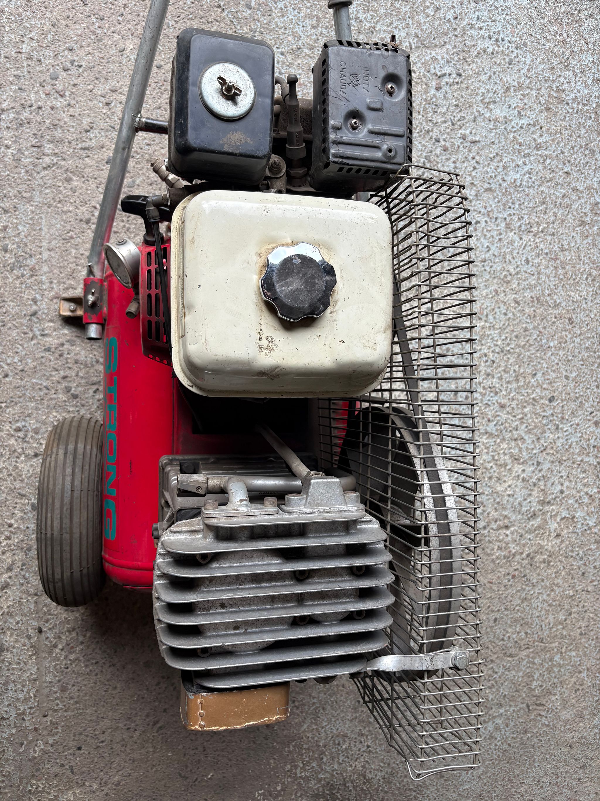 Image 4/12
