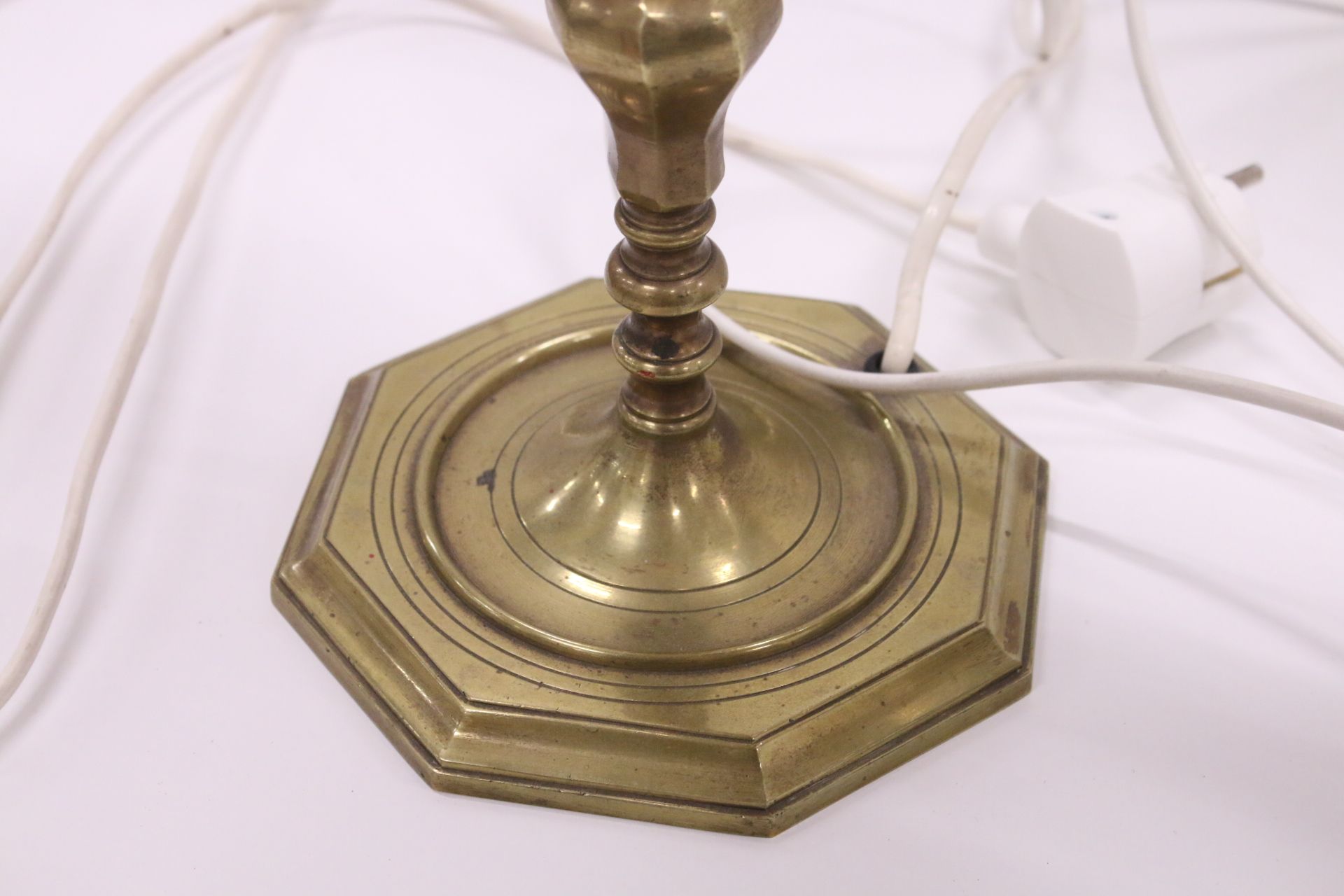 Image 4/15