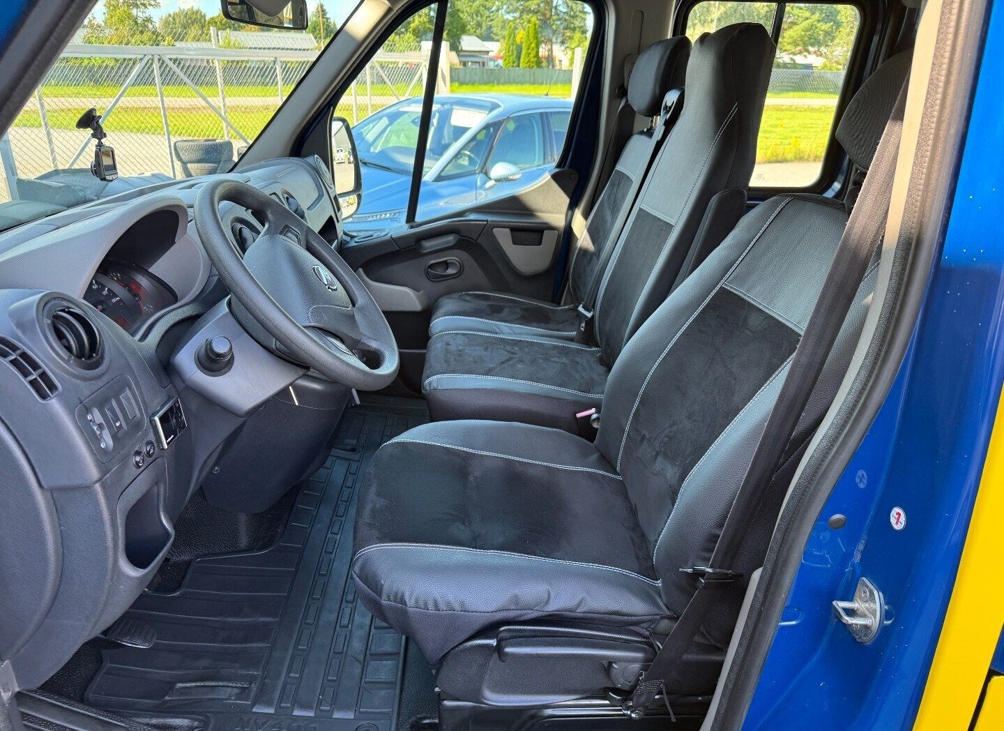 Image 20/27