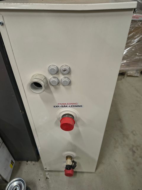 Image 3/3