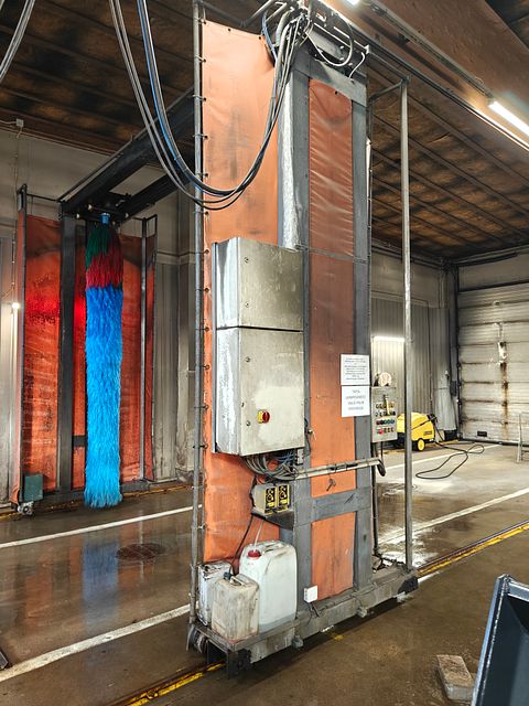 Image 2/6