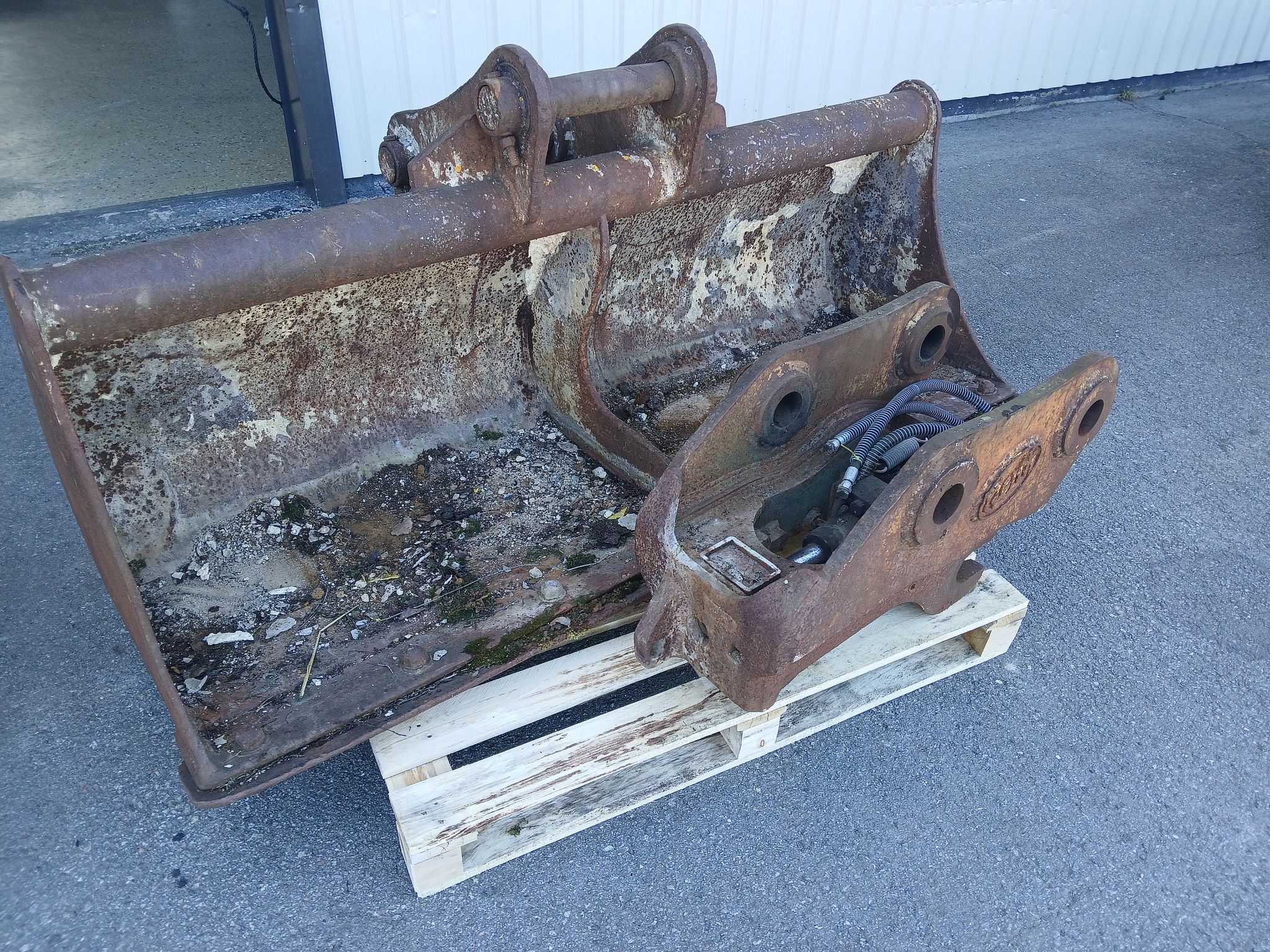 Image 1/7