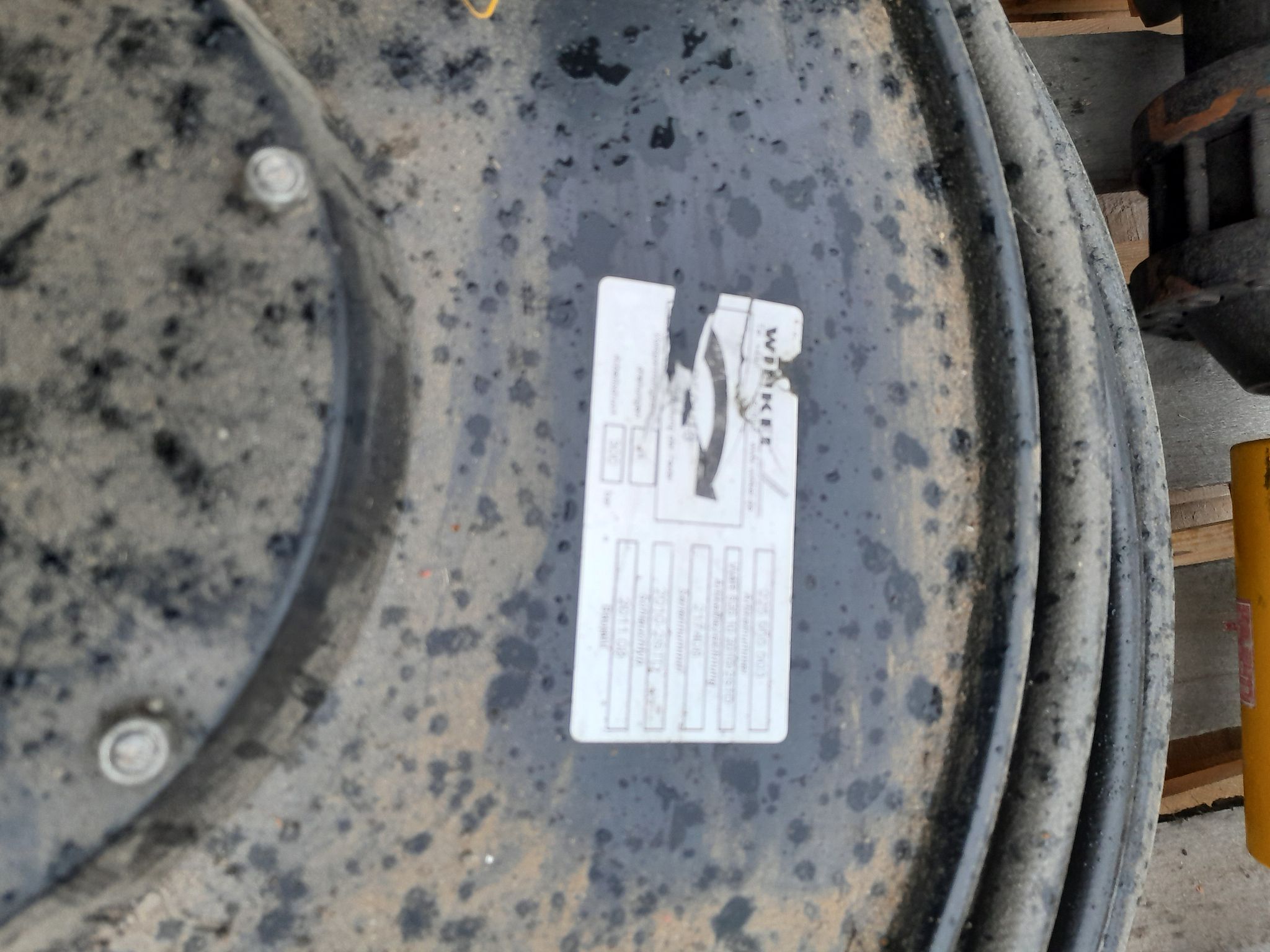 Image 4/5