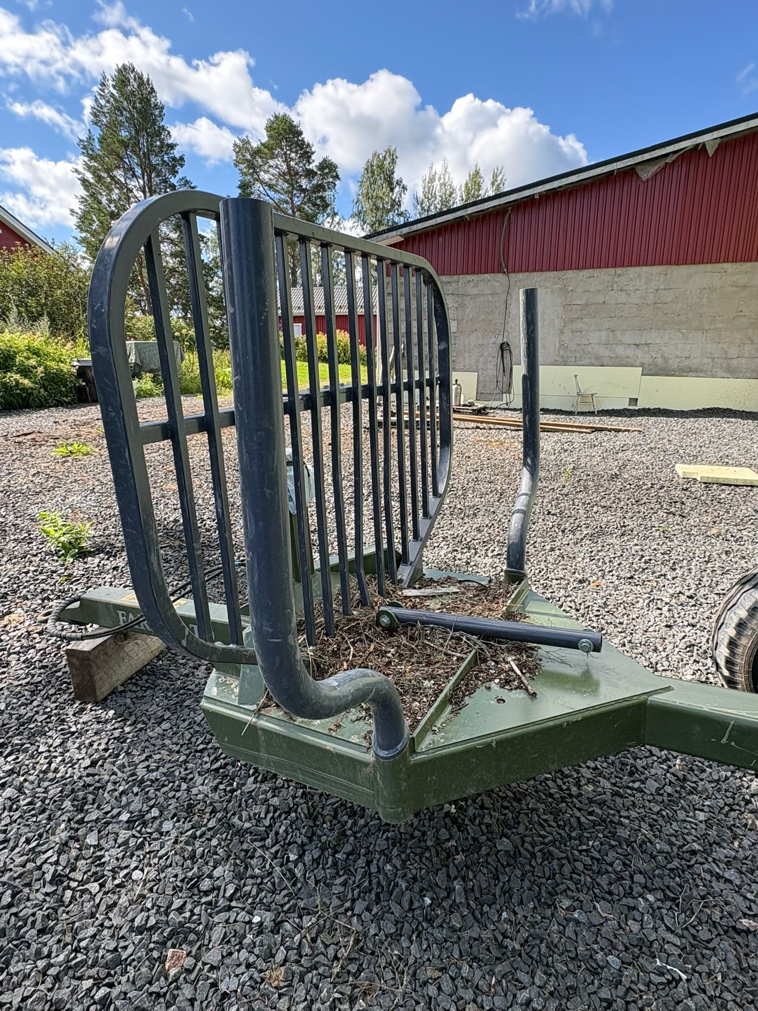 Image 10/16