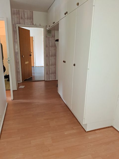 Image 5/10