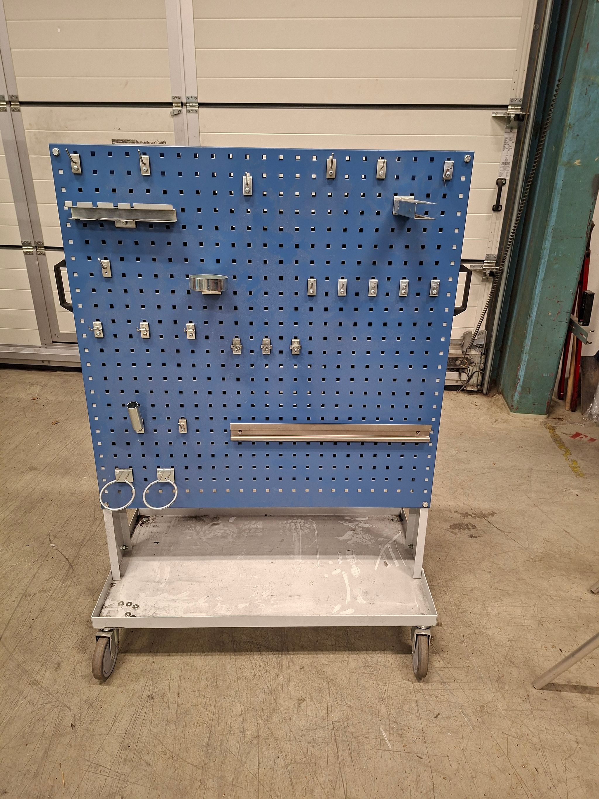 Image 1/6