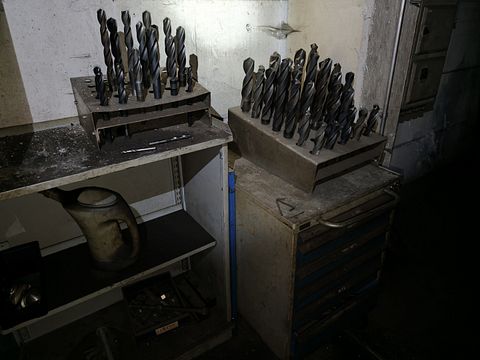 Image 9/12